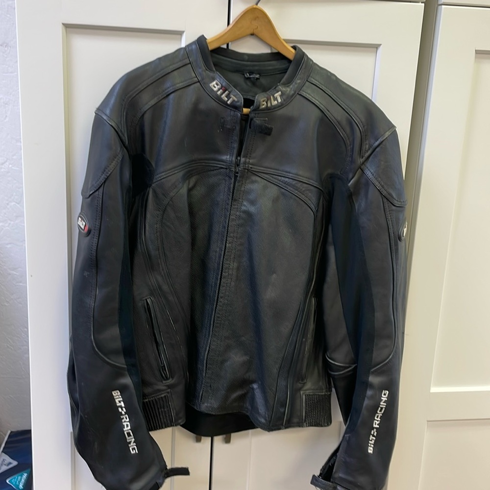 BILT LEATHER MOTORCYCLE JACKET COLOR BLACK SIZE 46